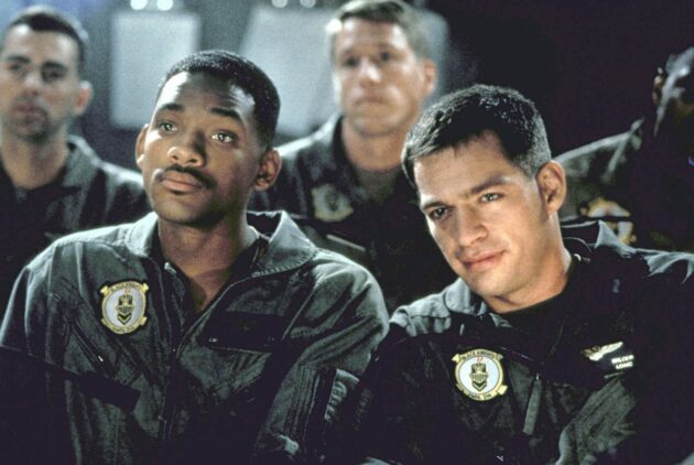 https://www.ecranlarge.com/content/uploads/2020/05/independence-day-photo-will-smith-1177713.jpg