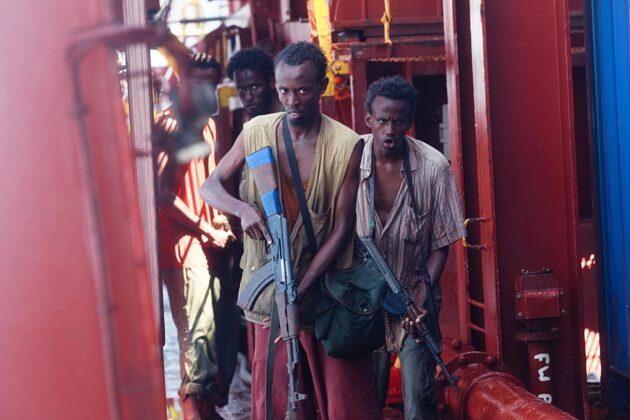 https://www.ecranlarge.com/content/uploads/2020/06/capitaine-phillips-photo-barkhad-abdi-1180393.jpg