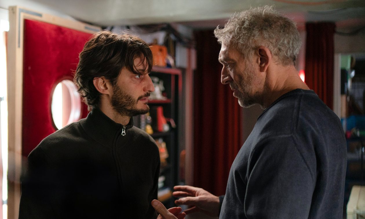 Pierre Niney et Vincent Cassel dans Histoires parallèles